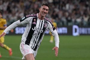 罗体：尤文需先解决DV9和道格拉斯-路易斯的问题，才能推进引援