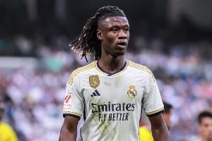 记者：卡马文加脚踝扭伤，无缘友谊赛+西甲首轮比赛