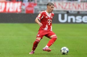 拜仁总监弗洛因德：我们对伦纳特-卡尔在新赛季的表现充满期待