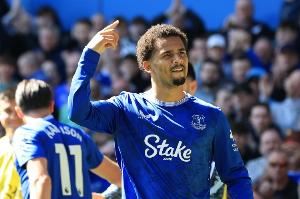 罗马诺：英超、意甲俱乐部有意恩迪亚耶，埃弗顿拒绝了所有报价