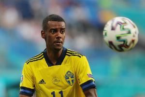 瑞典主帅：很想直接派伊萨克上场，但他三个月没踢比赛了