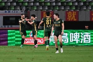 足球报：浙江队冲击前五决心不变 米特里策直飞青岛与球队会合