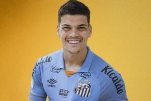 塞萨尔：诺伊尔一两年内将离开拜仁，我推荐签桑托斯门将布拉藏