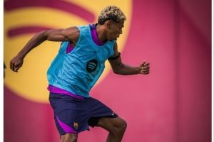 复出在即！巴萨社媒晒亚马尔训练照：拉明就是魔法般的存在💫