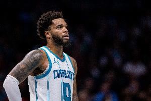 小桥：球队防守进步源于沟通 只要防下来就能打转换这是我们擅长