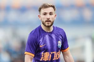 津媒：伤病严重影响阿代米的状态，下赛季能否留队打上大大问号